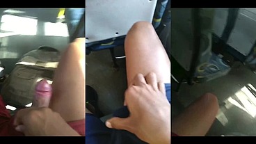 Botando o pau pra fora dentro do ônibus com desconhecidos do lado