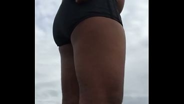 195 The husband found a place to show his body (Vertical)