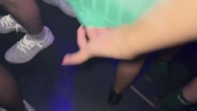 humm hier soir en boite de nuit en espagne j’etais bien chaude