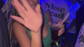 humm hier soir en boite de nuit en espagne j’etais bien chaude