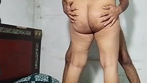 Girlfriend First Took off Her Saree and Pakistani