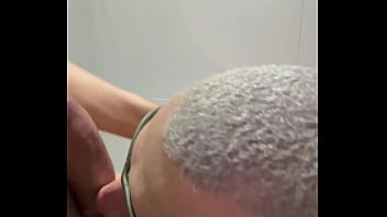 Amigo do pauz&atilde_o foi pego no flagra tocando uma e aproveitou pra meter sem pena!