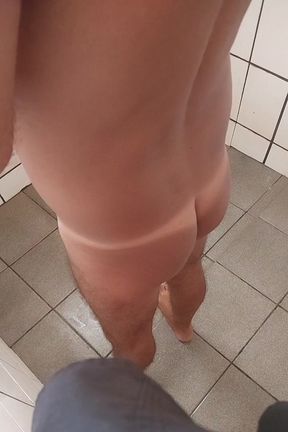 Naked Ladysilva in the Bathroom Showing off Her Tanned Ass and Madturbsando His Hot Cock