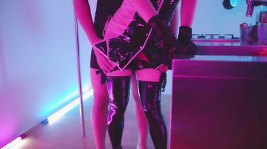 Echiechi my kanojo - A café girl dressed as an erotic nurse orders and swallows a customer's sperm.