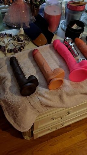 Showing off all the toys and objects i am going to use!