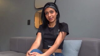 Harter Sex Blowjob, Deep Throat, Gesichtsfick – Hardcore-Film einer Latina-Teen-Amateurin mit kleinen Titten, die hart in den Arsch gefickt wird