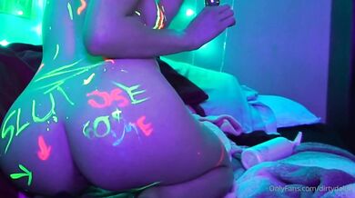 Glowing Elf Slut Stretches Tight Asshole With Buttplugs Under UV Light