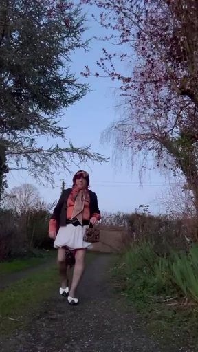 Dressed in a little white bubble skirt for an evening