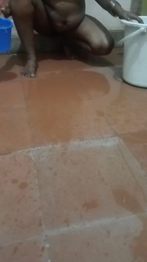 Pissing and Washing Pusssy