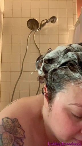 Curvy MILF in the Bath &amp; Shower