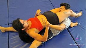 Sonia dominates Carlos