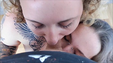 3some Deepthroat Blowjob with 2 Girls and Cumshot on both Faces