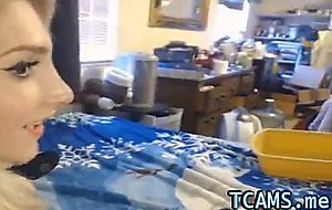 Travestico novinho gostoso se exibindo na webcam