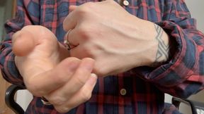 hands with big veins mov