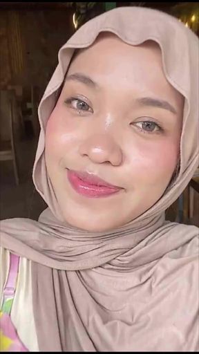 Malaysian hijabi babe gets naughty with her indo Indonesian Asian lover