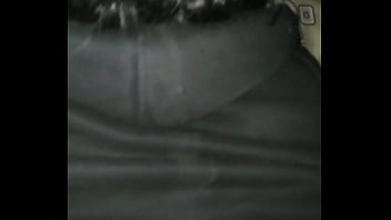 Le meti la puntita y le duele