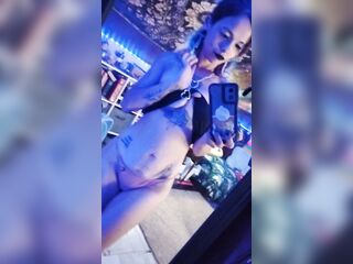 Rock Bitch Mirror Tease