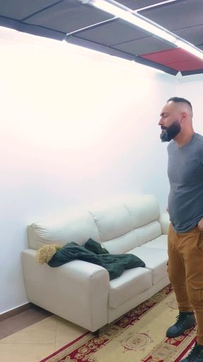 The Cuckold Was Lucky When the Gringo Cock Arrived to Break His Wife's Ass