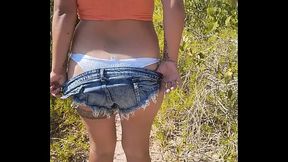 Ense&ntilde_ando las tetas en camino publico