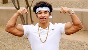 Lorenzo Joseph Loses Control, Deepthroating His Massive Fist – GayHoopla