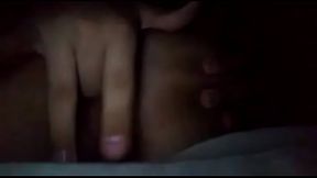 Se mete el dedo para complacerme