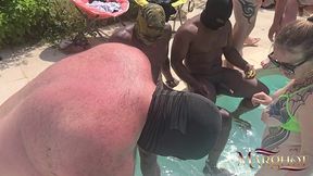 j ai fais venir 20 mec autour de la piscine de l ile des plaisirs, des black des blanc , des gros des maigres