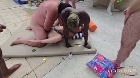 j ai fais venir 20 mec autour de la piscine de l ile des plaisirs, des black des blanc , des gros des maigres