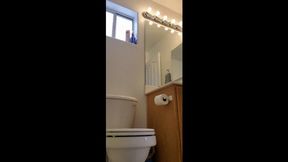 Hit Woman Uses The Toilet Two HD WMV