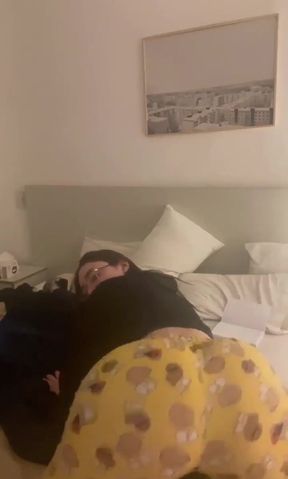 Argentine babe with huge ass twerks for a satisfying solo session