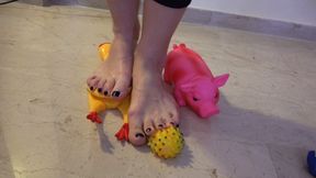 ROSALINA - Chewing Toys - Crushing The Noisy Toys Under My Sexy Feet