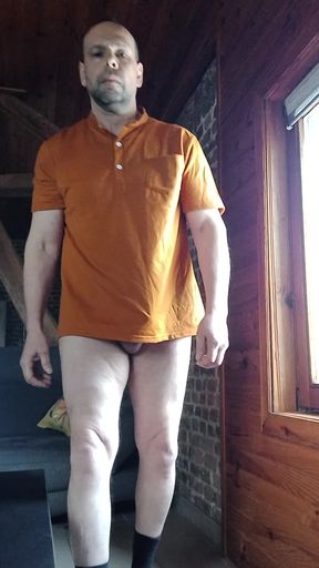 I show myself in front of my window to passers-by and I cum on the glass big squirts