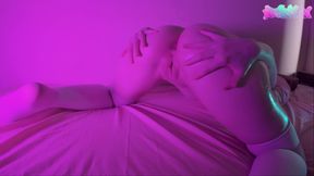A girl with a big ass was brought to orgasm