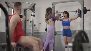 biotch TRANSSEXUAL Binds Up ally while Railing Masters ten-Pounder
