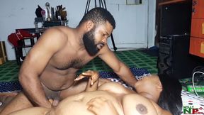 I Woke My Stepmom Up in The Morning to Play With Her Pussy