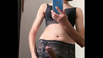 Femboy loves to break his balls