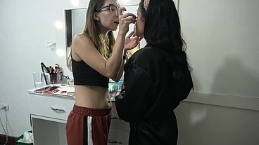 Behind the scenes. IVANNA JAMES, CONNY PEYTON AND DANIELA ORTIZ + pissing. LTP037