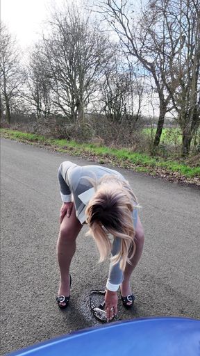 Sexy Crossdresser kellycd2022 out for an afternoon drive in pantyhose and heels