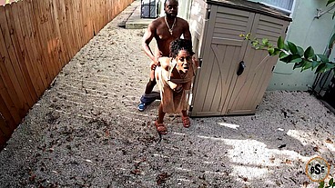Black Couple Got Caught Fucking Outside on Camera