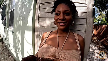 Black Couple Got Caught Fucking Outside on Camera