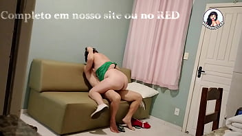 Meu marido foi trabalhar e o vizinho veio me visitar!