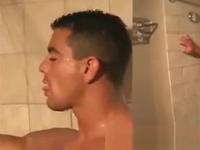 Bodybuilder handsome in shower! Hot, very hot!