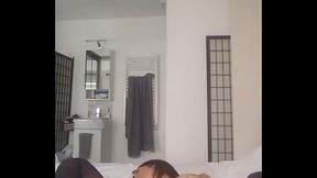 C&acirc_line avec ma chatte Rosebud, jeu avec mes boules vibrantes sur clito puis ...