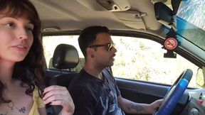 casal vai acampanhar no hallowen e sua esposa acaba sendo fodida pelo canibal