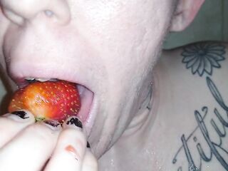 Trans Dude, Food Fetish In nature's garb Fruit Lick My Juice