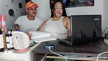 Llego a mi oficina y le doy un rico masaje a mi compañera y me la termino follando en la oficina - Parte 1