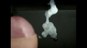 I'_m jerking off in a video box !