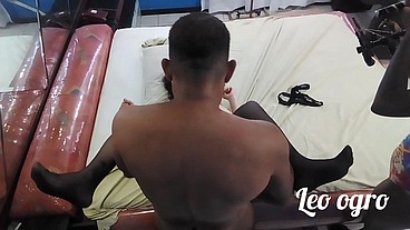 Castigando a bunda da Natasha Sub e ela indo para bater mais forte..