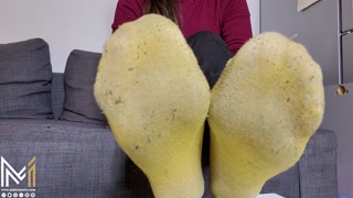 Sniff my feet slave 4K