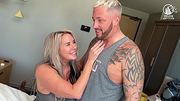 Mark Gotham and Noa Fox - The American Milf !