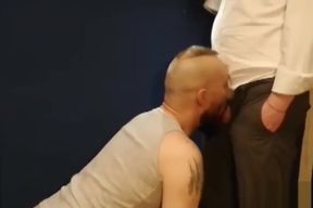 PISS BLOWJOB AND CUMSHOT FROM MR. BEAR